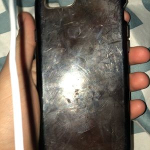 iphone 6s mint condition has on minor crack